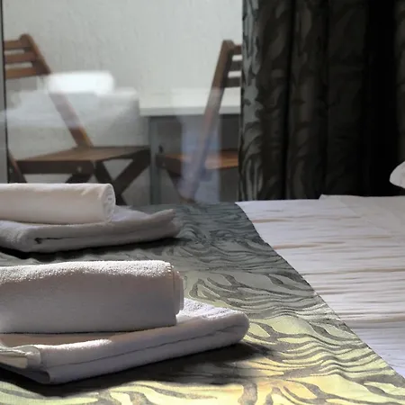 亚得里亚海公寓 公寓 *